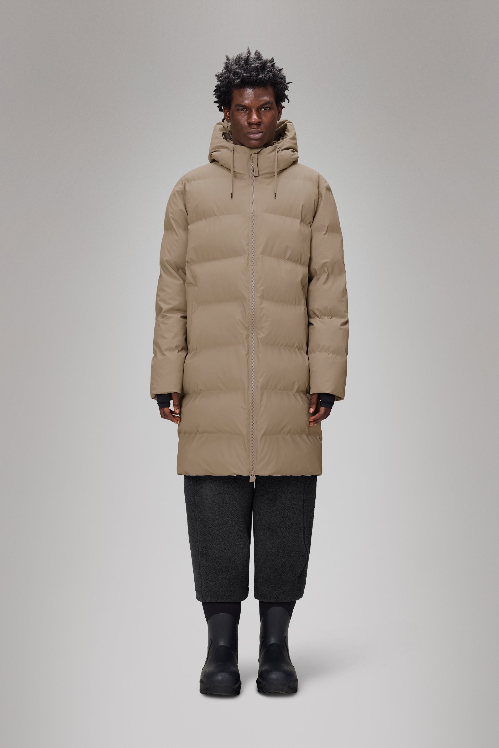 Rains - Cleaner Winterparka mit maximalem Wetterschutz