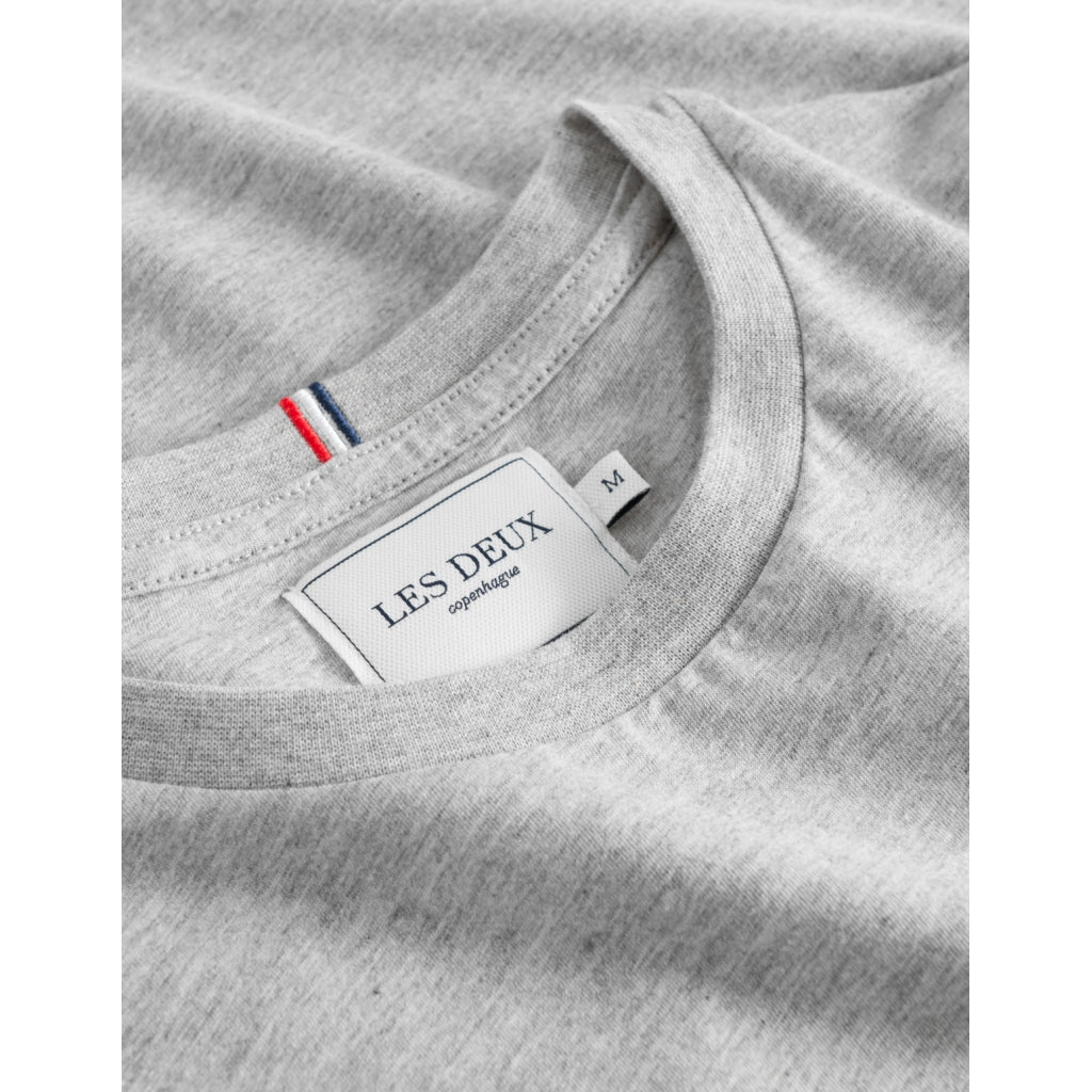 Les Deux - Basic T-Shirt mit Stickerei