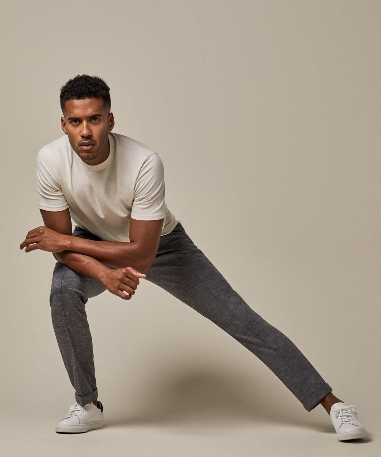 Profuomo - Basic T-Shirt mit leichter Melange in Beige
