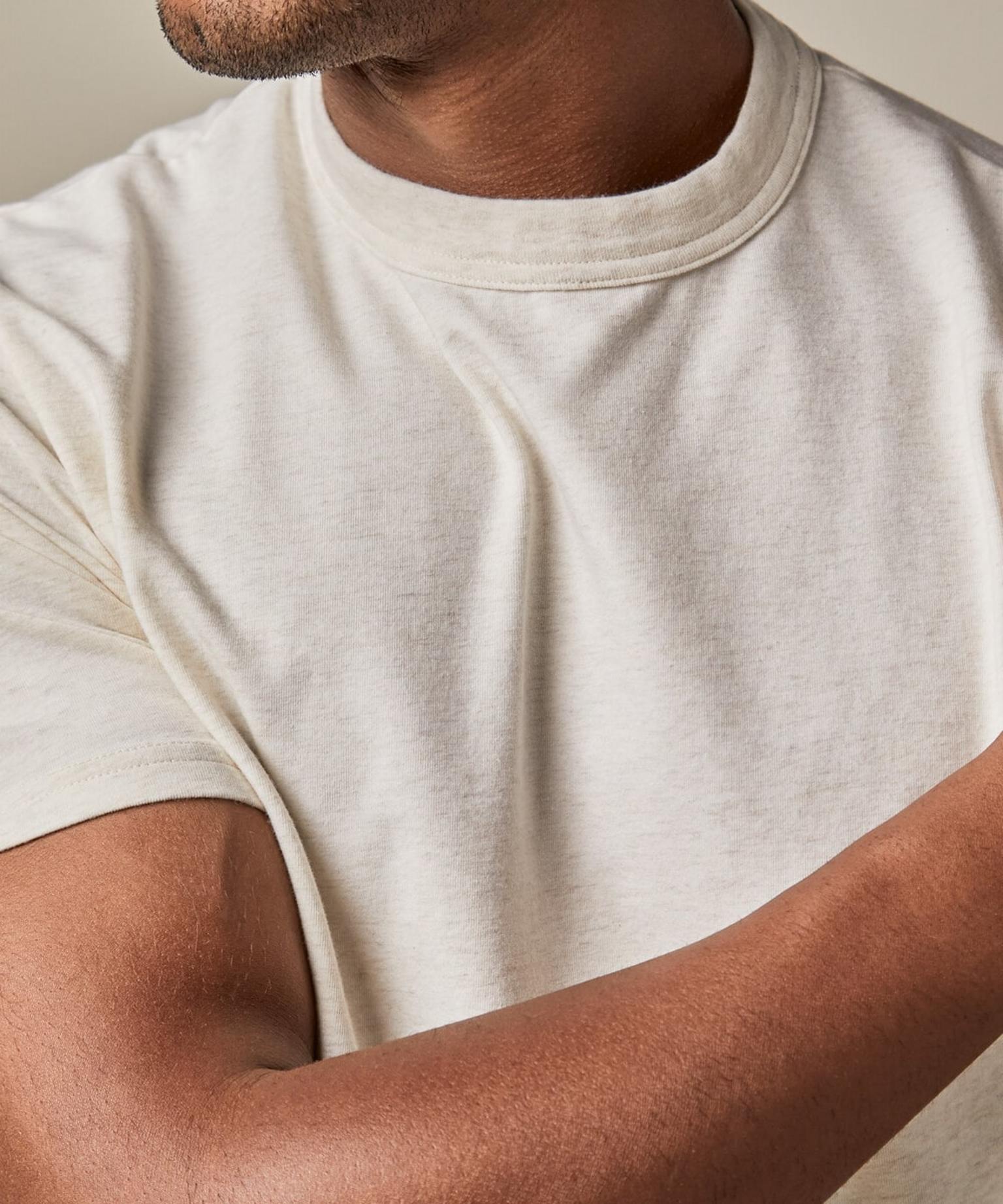 Profuomo - Basic T-Shirt mit leichter Melange in Beige