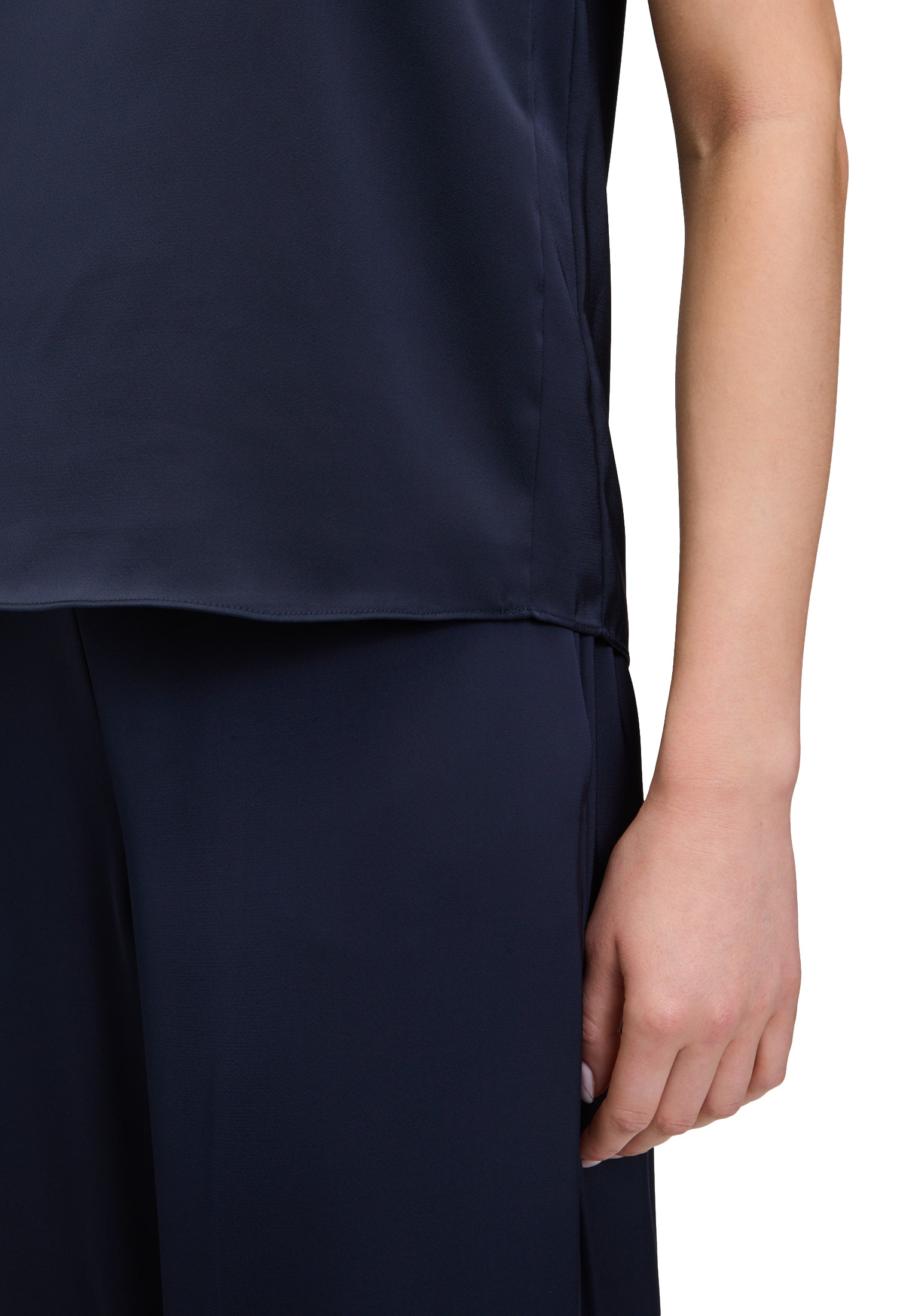 Vera Mont - Elegante Bluse aus Satin in Dunkelblau