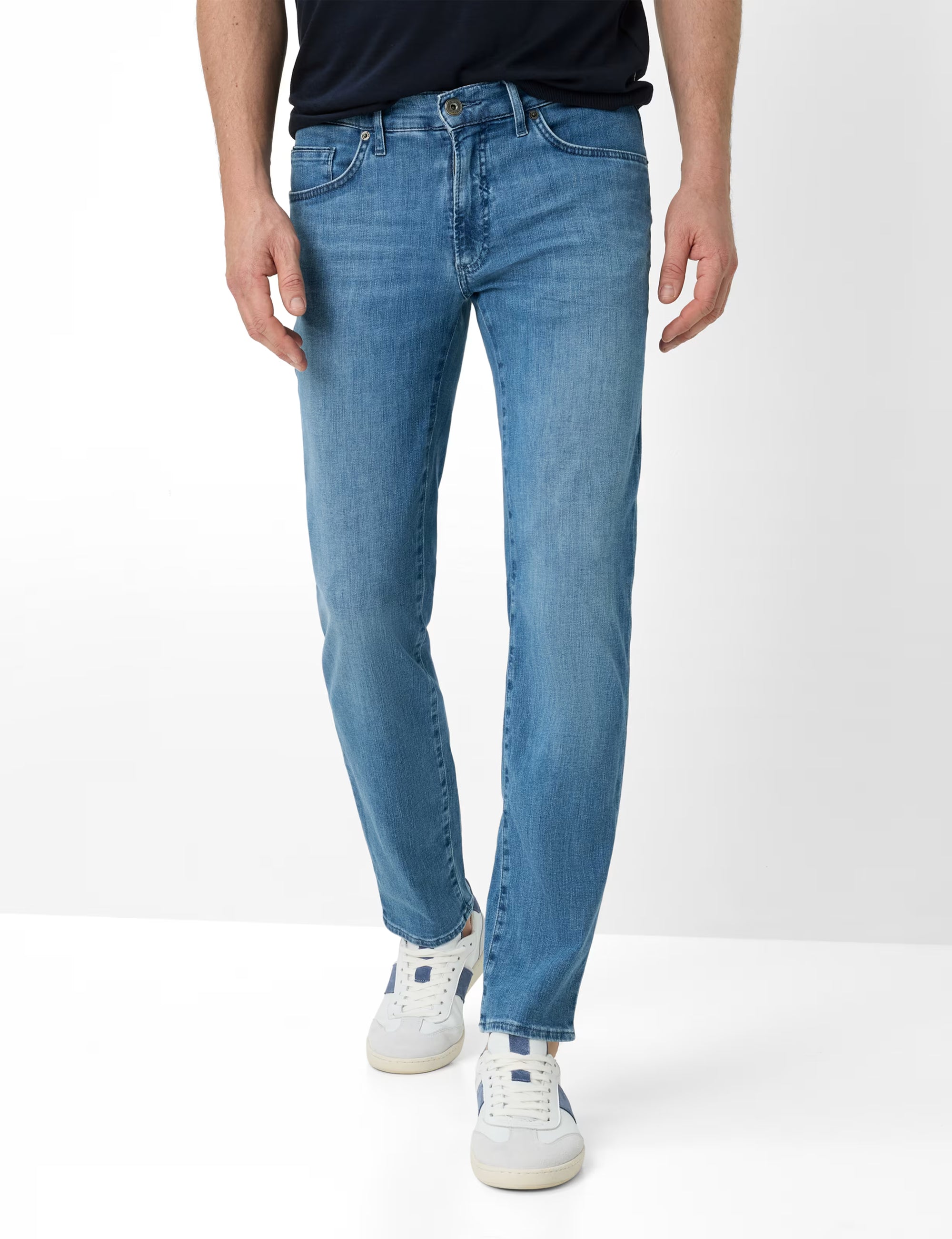 Brax - Leichte  Sommerjeans in blauer Waschung - Chuck