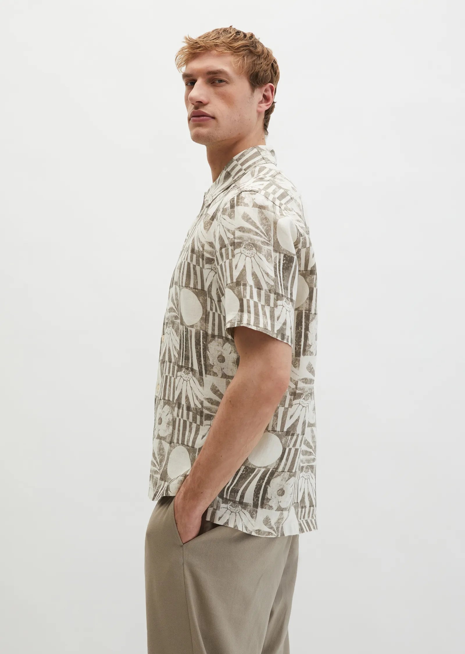 Marc O'Polo - Lässiges Halbarm Hemd mit All Over Print in Beige