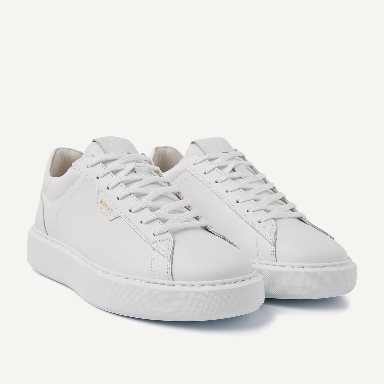 Nubikk - Sneaker in zeitlosem Weiß Design - Vince Tora