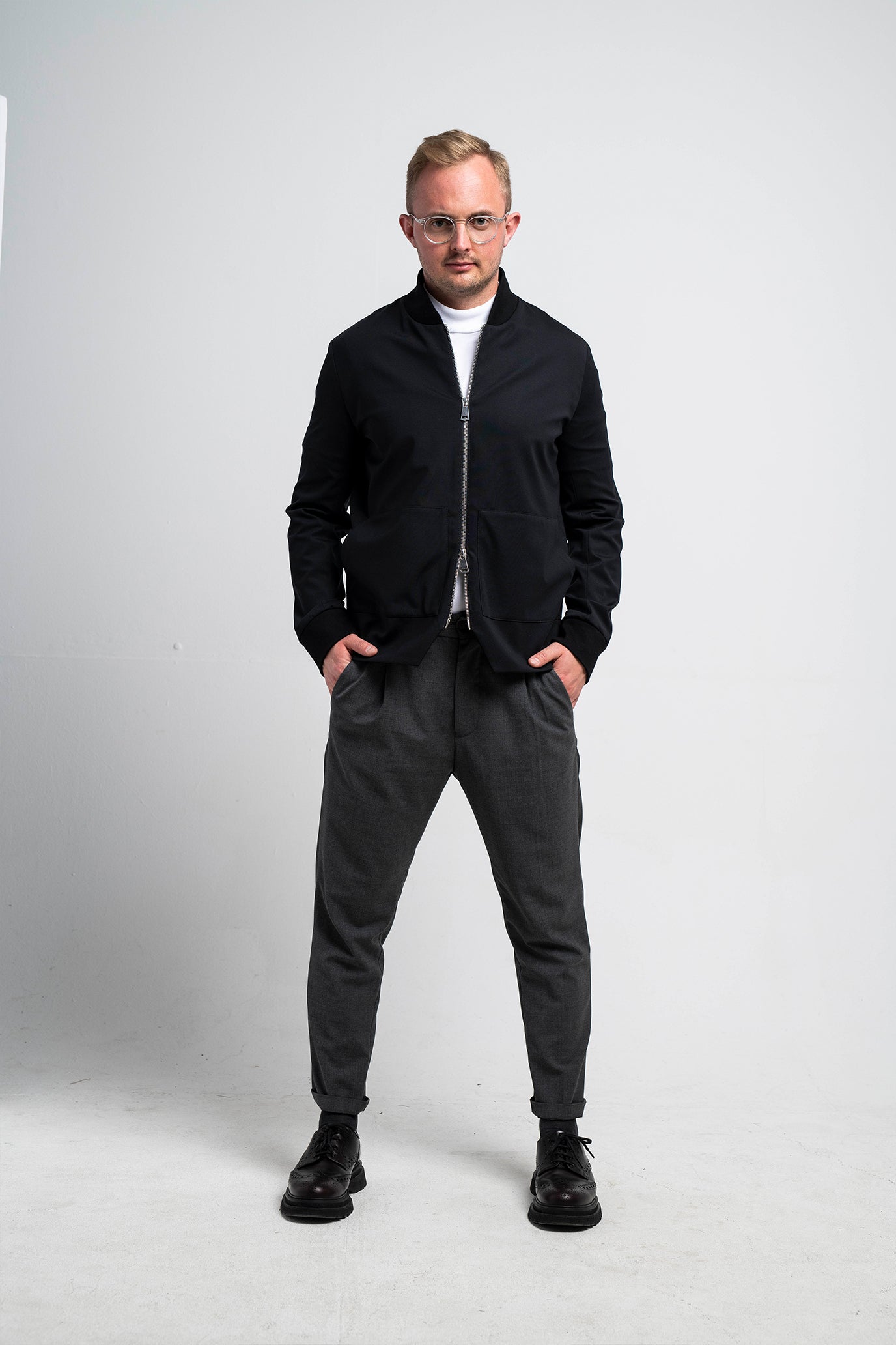 IOS - Moderner Blouson aus sehr bequemer Jerseyware - Black